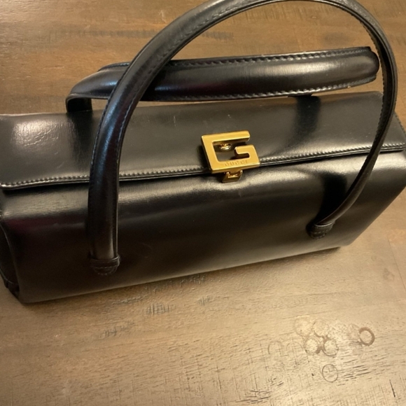 Auth Gucci Vintage Handbag 😍 - Picture 2 of 12